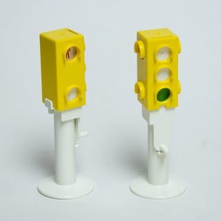PlayMobil manually-changed traffic light in yellow from the 1987 Playmobil School Bus Set #3170