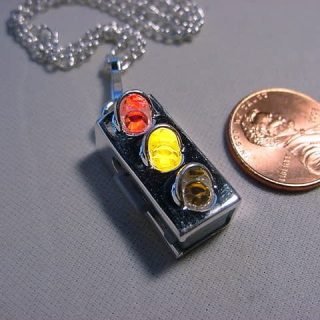 Lighted necklace from the UK with red-yellow before green