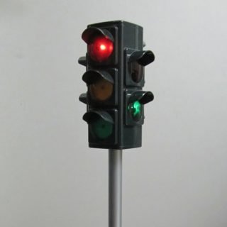 Automatic or manually controlled electronic traffic light
