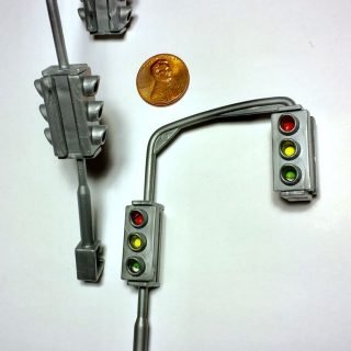 Traffic signals from Hot Wheels Deluxe City Hot Rod Garage Playset, Model: 47106, Part Number: 110007 from 2012