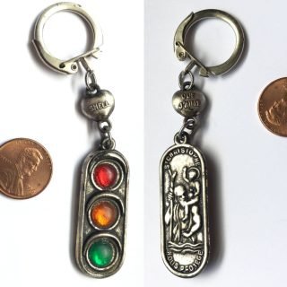 French traffic light key chain with heart and embossed message "Shell Que J'aime" and "St. Christophe Nous Protege"